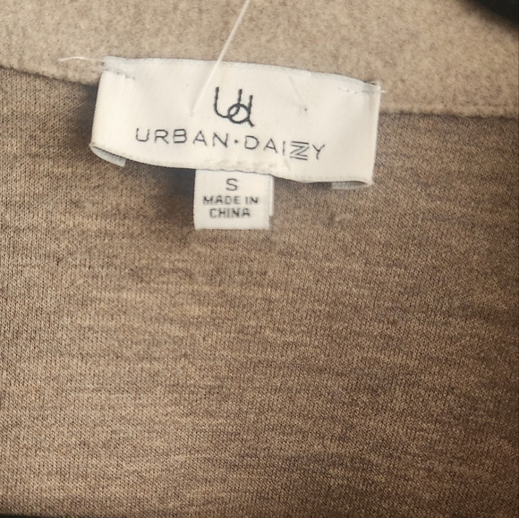 Urban Daizy- Long Vest - Picture 6 of 7